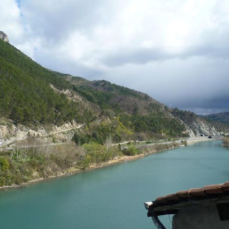 Une Vue Sur La Baume Sisteron Exterior foto