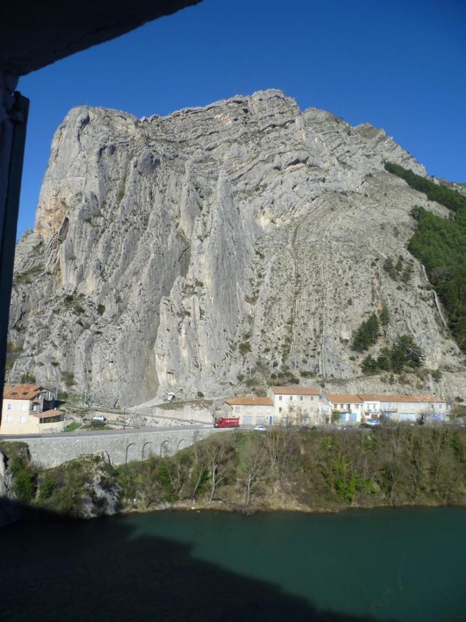 Une Vue Sur La Baume Sisteron Exterior foto